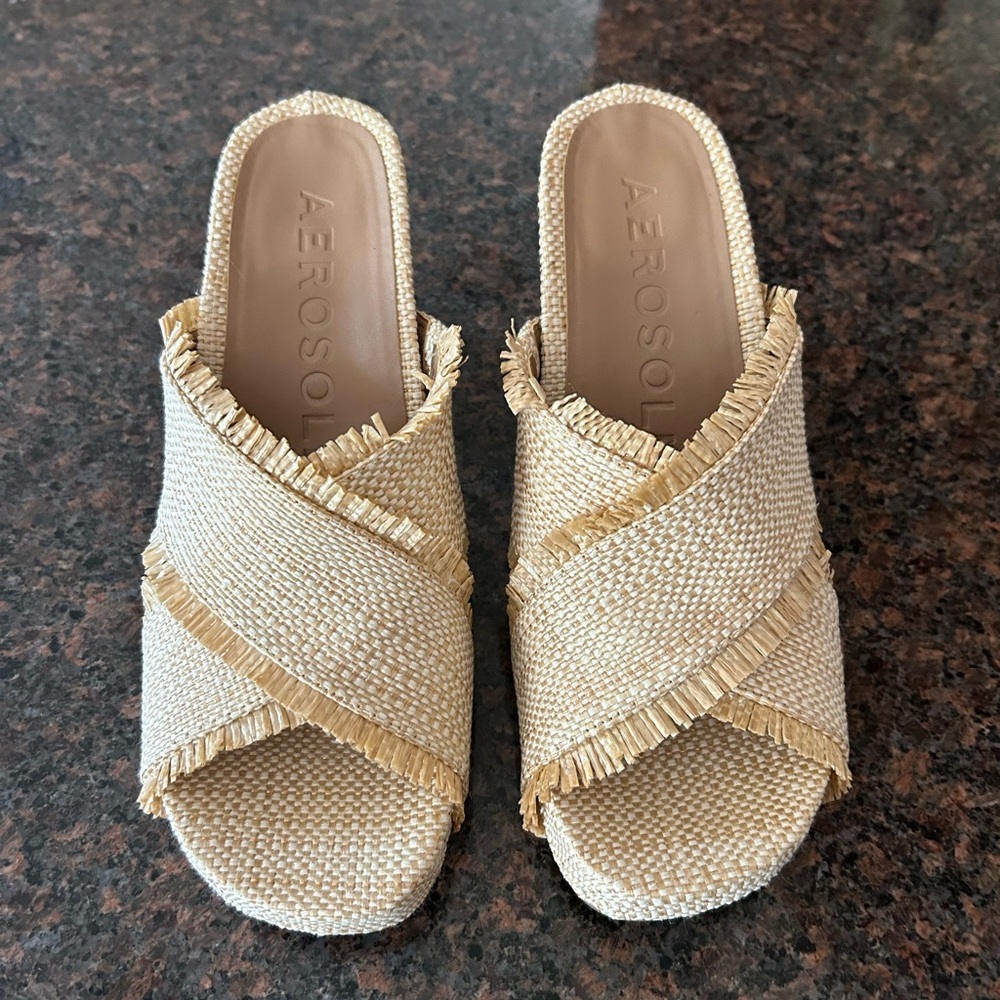 NWT Aerosoles Wedge Slides Raffia Size 8.5
